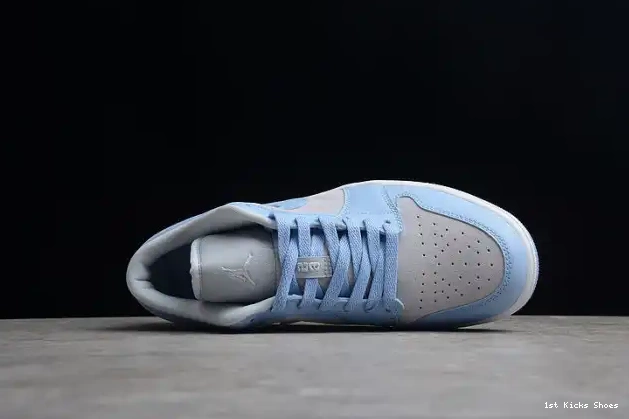 1st Kicks Jordan Low 1 (W) Blue DC0774-050 University 0610